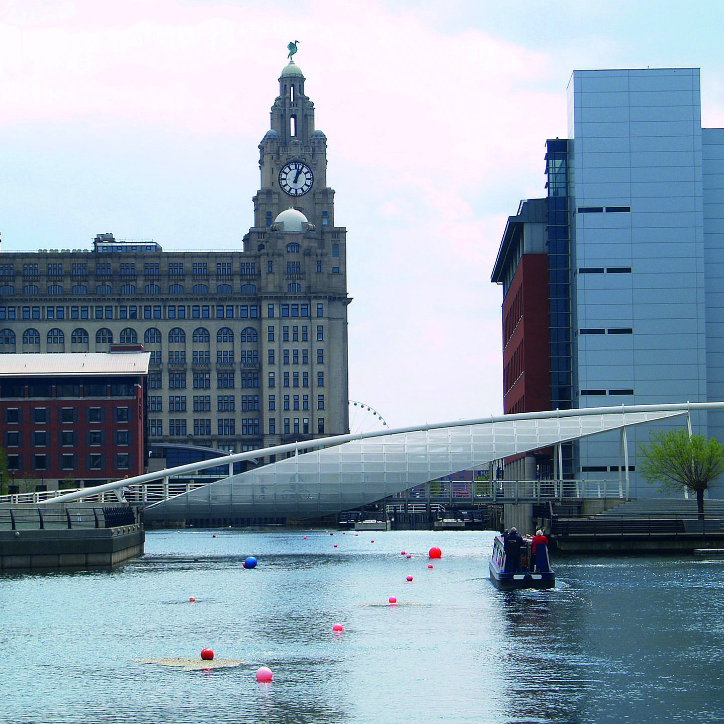 Leeds & Liverpool Canal - Inland Waterways