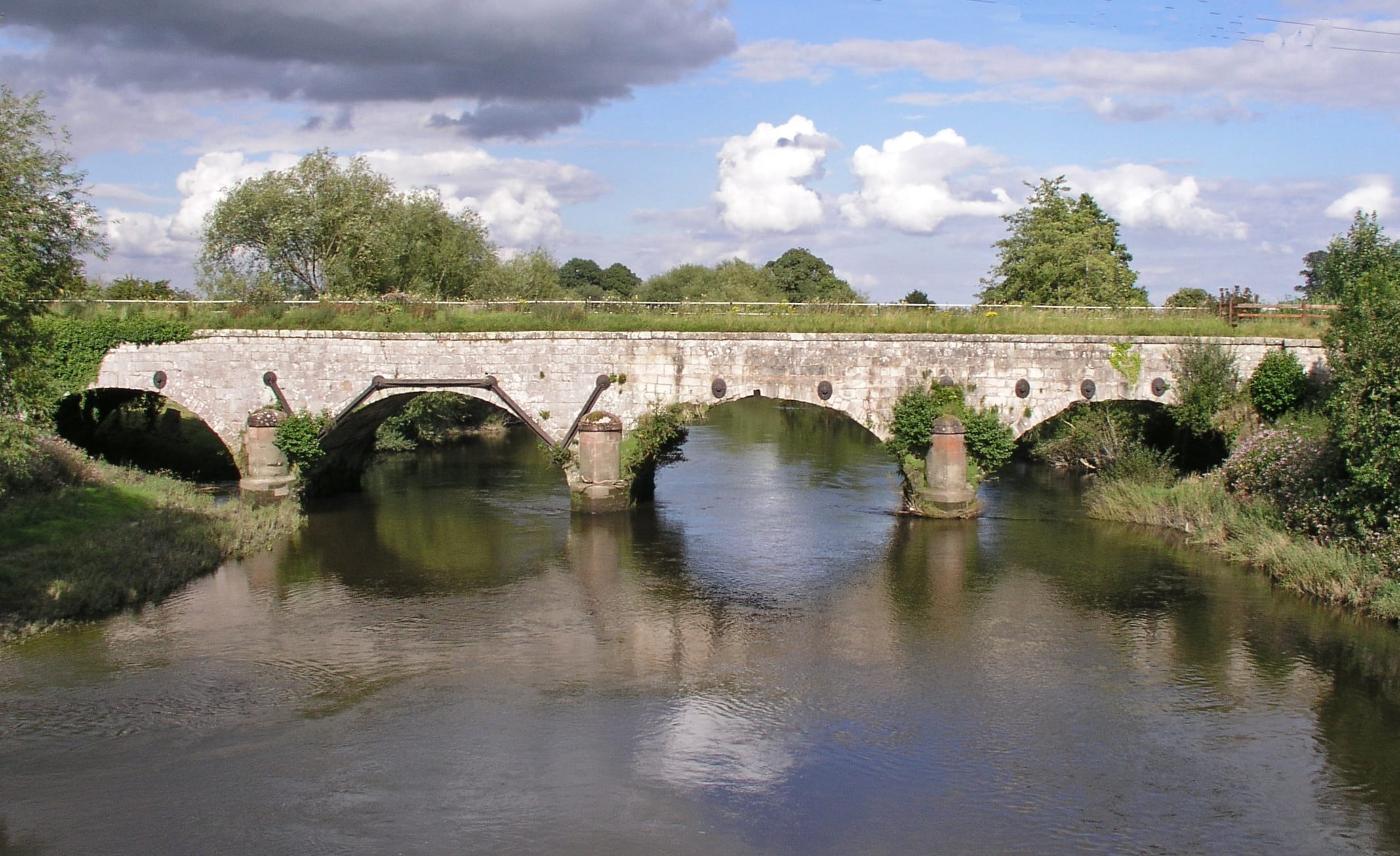 Vyrnwy Aqueduct and Llanymynech Walk | Inland Waterways