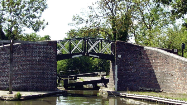 Bridge and locks in Kingswood Junction on the Stratford Canal