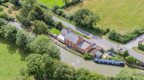 Boat house neat to canal from above