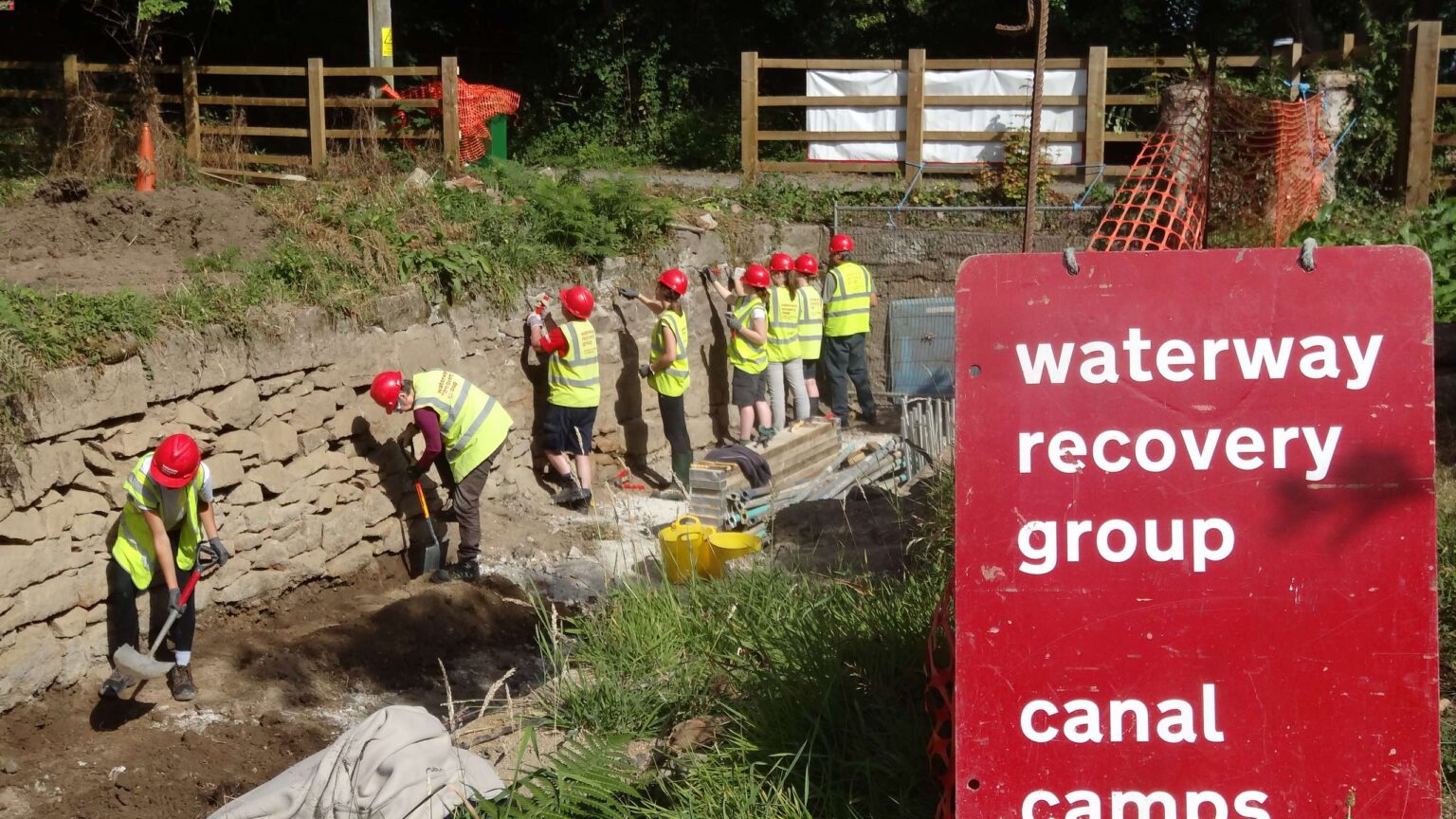 volunteer-working-holidays-inland-waterways