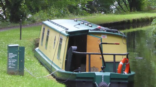 Electric hireboat charging