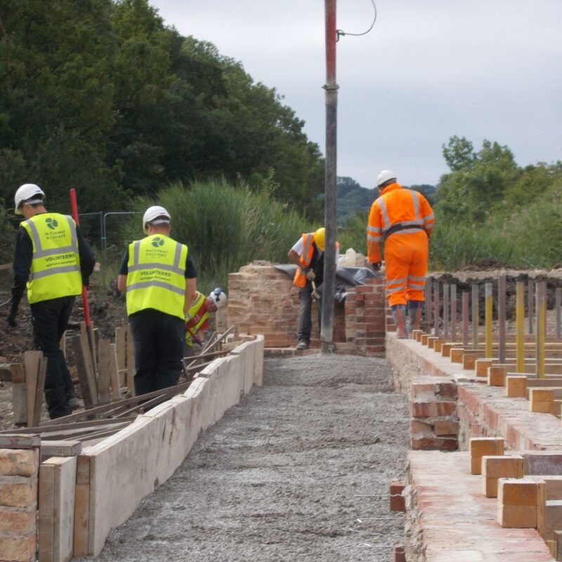 volunteers working on the Grantham Canal