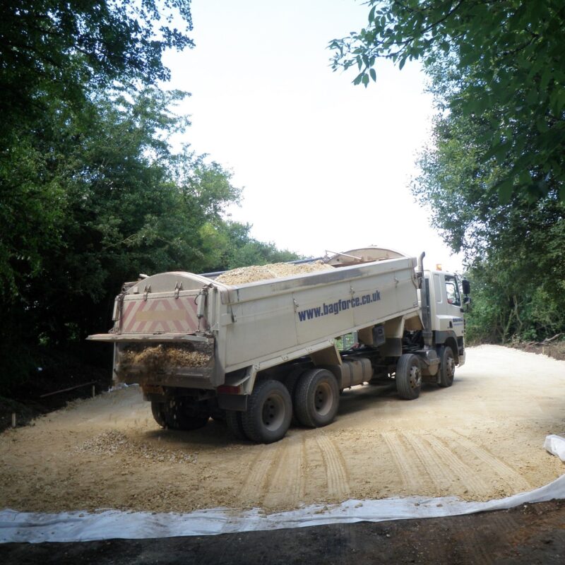 Lorry delivery to lock 15 on the Grantham Canal