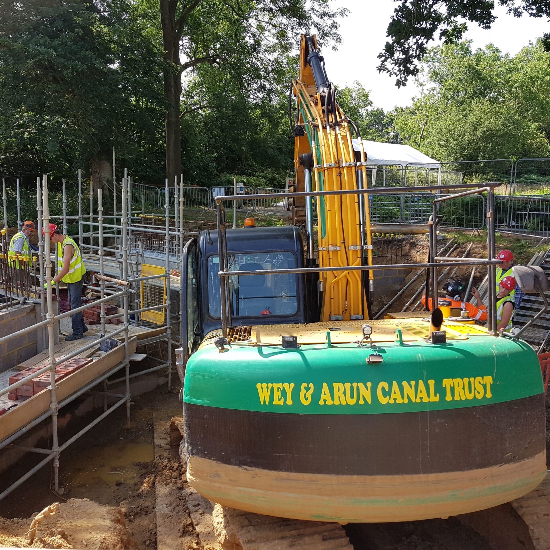 Volunteers working on the Wey &Arun canal restoration