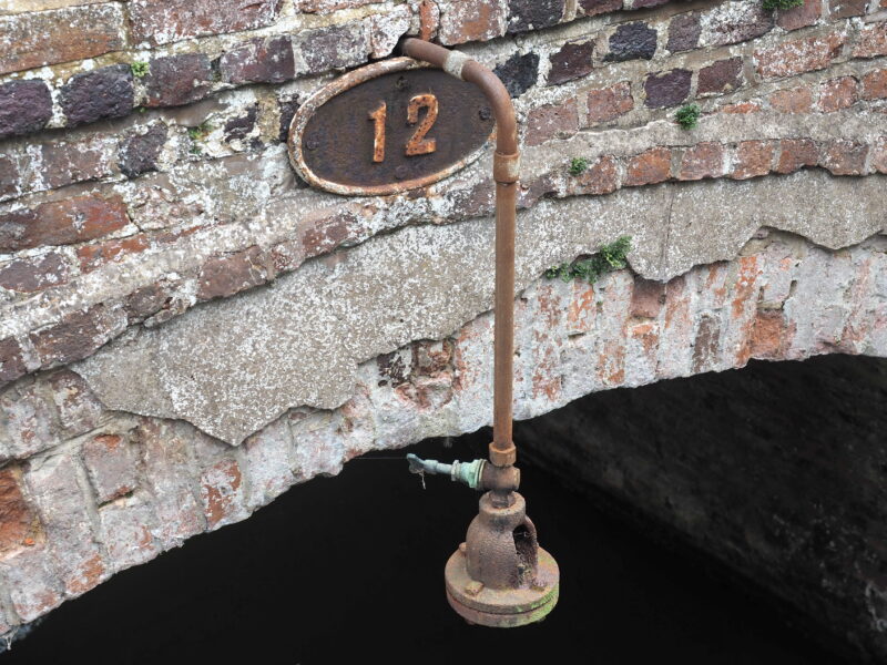 Crick bridge fitting